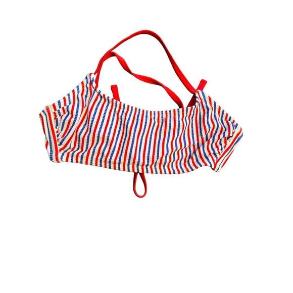 Target women’s stripe swimsuit top size D/DD - Picture 1 of 4